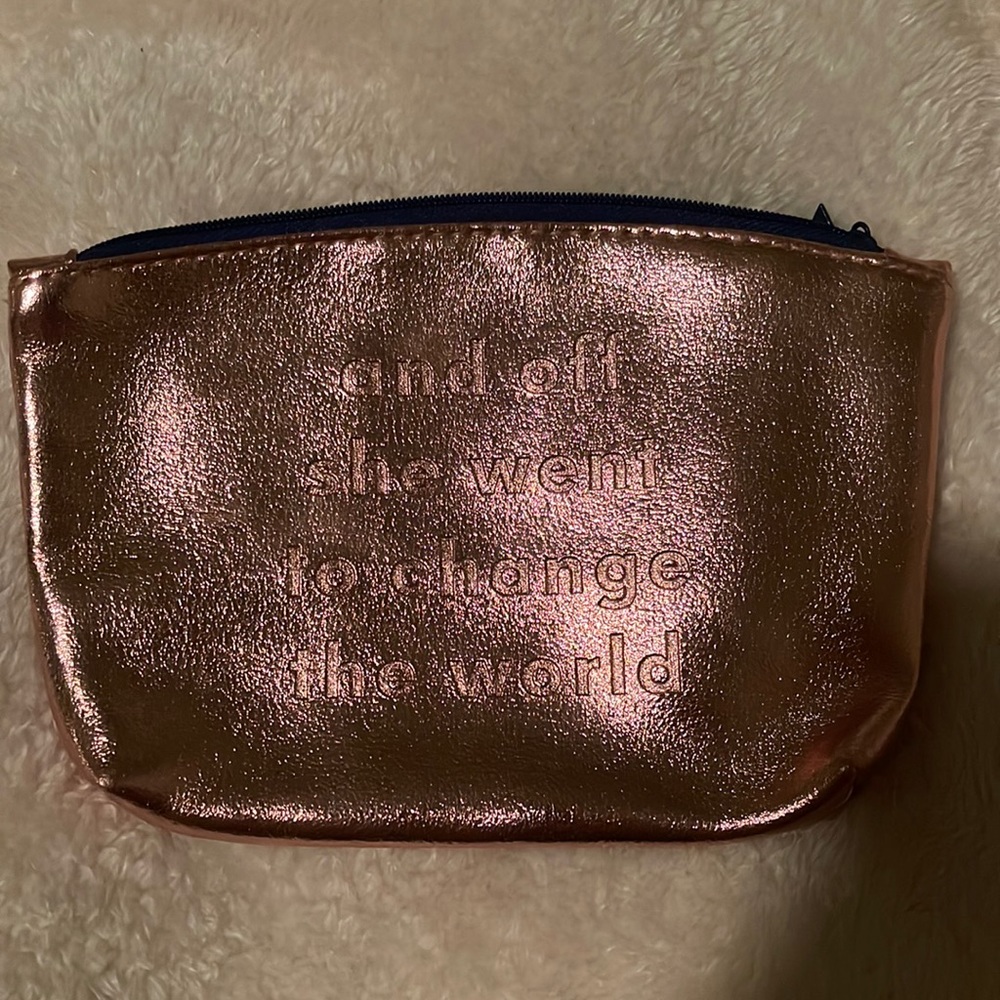 Ipsy Bag🌎